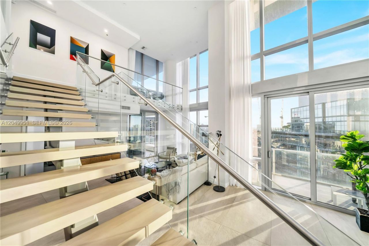 851 NE 1st Avenue, Unit Penthouse, Miami, FL 33132 Photo