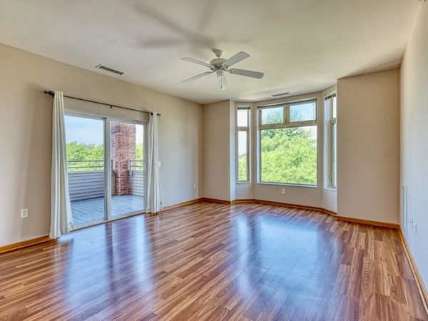 301 Harbour Town Drive, Unit 322, Madison, WI 53717