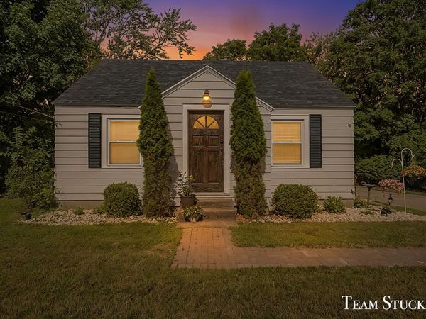 1125 Kusterer Drive NW, Grand Rapids, MI 49534