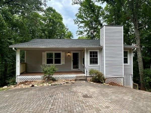 195 Golden Avenue , Dahlonega, GA 30533