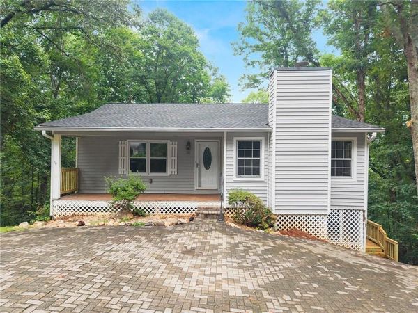 195 Golden Avenue, Dahlonega, GA 30533