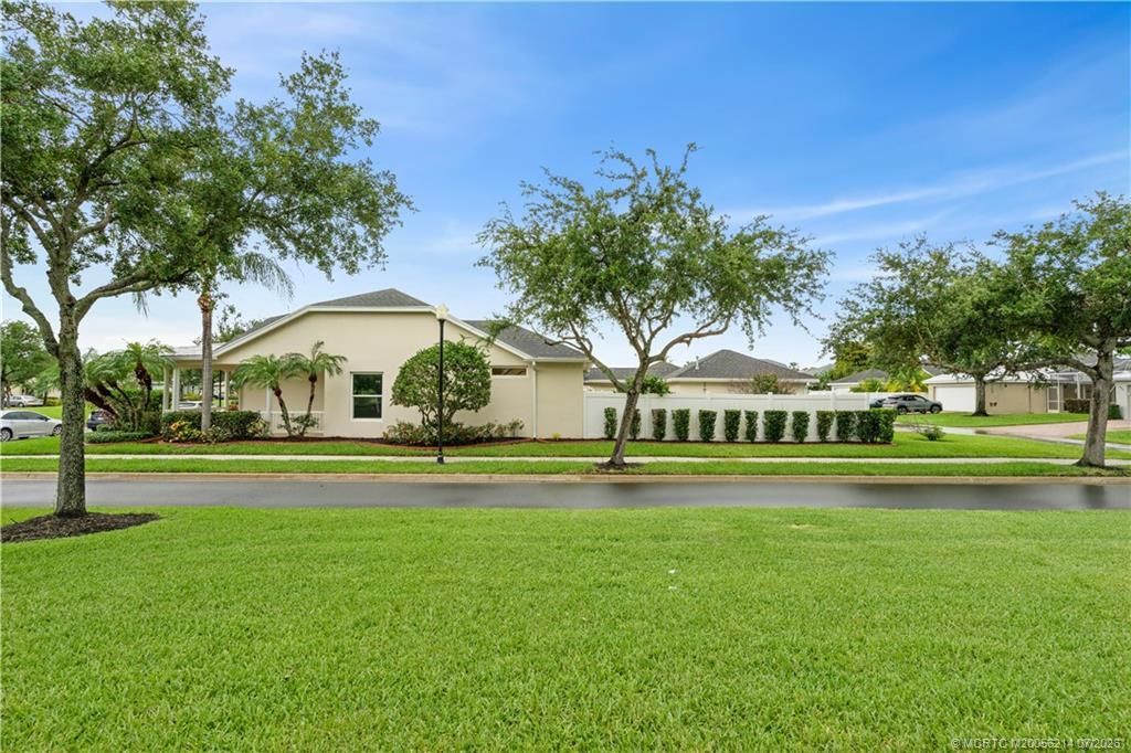 10582 SW Westlawn Boulevard , Port Saint Lucie, FL 34987 Photo