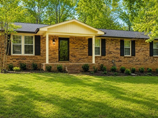 7311 Henry Dr , Fairview, TN 37062