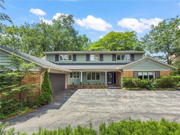 2990 E Belvoir Oval , Shaker Heights, OH 44122