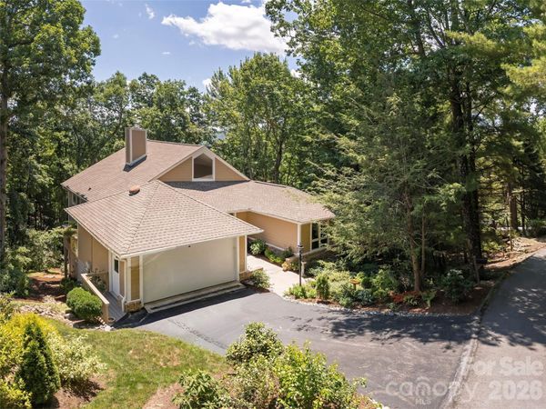 210 Claymoor Court , Flat Rock, NC 28731