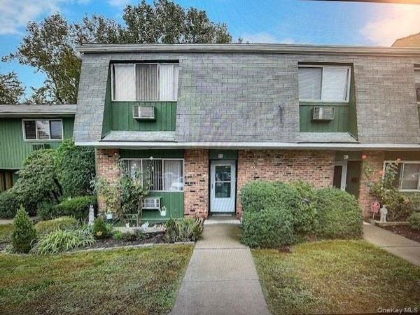 121 Coachlight Square , Montrose, NY 10548