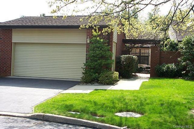 244 Estates Terrace S, Manhasset, NY 11030 Main Photo