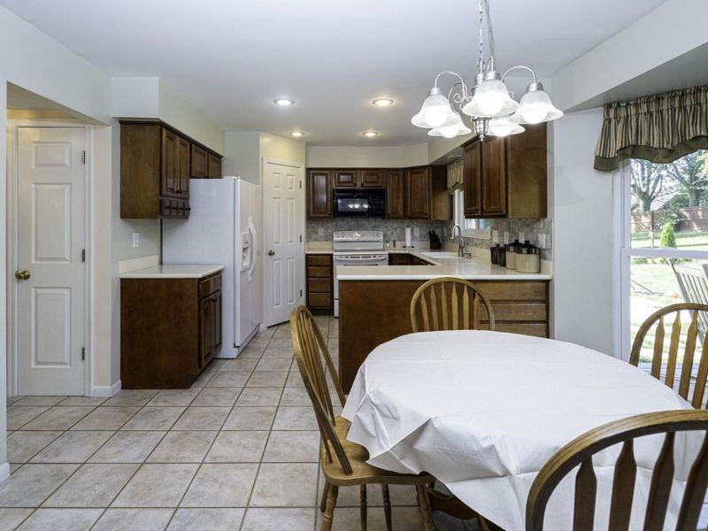 8442 Woodcreek Drive, Florence, KY 41042 Photo 10
