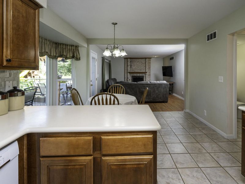 8442 Woodcreek Drive, Florence, KY 41042 Photo 11