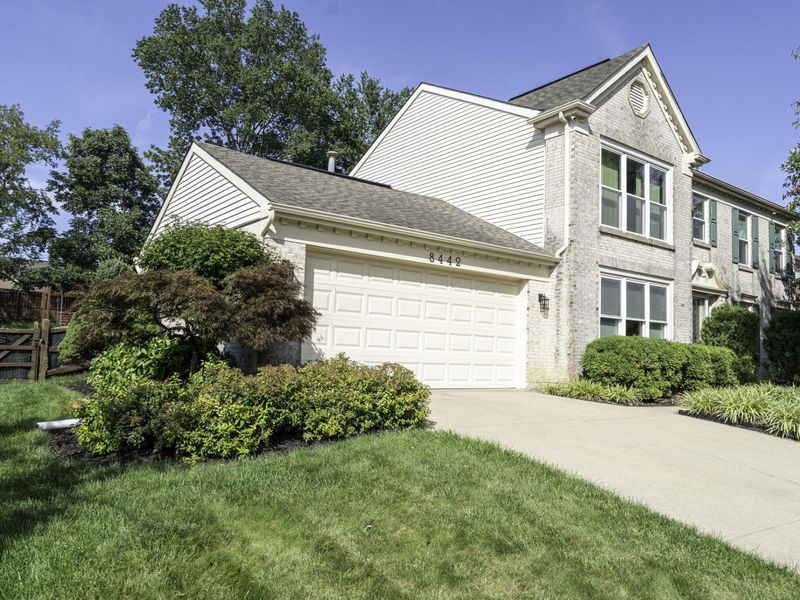 8442 Woodcreek Drive, Florence, KY 41042 Photo 2