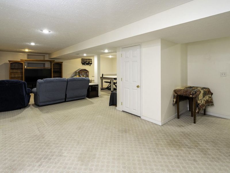 8442 Woodcreek Drive, Florence, KY 41042 Photo 27