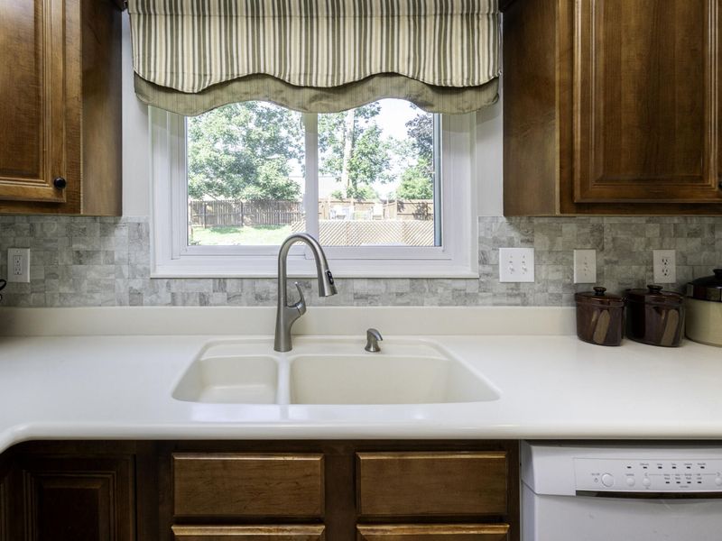 8442 Woodcreek Drive, Florence, KY 41042 Photo 6