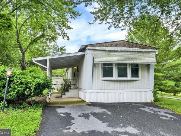6 BUTTONWOOD LANE, CARLISLE, PA 17015