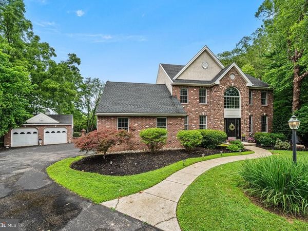 250 KERRWOOD DRIVE , WAYNE, PA 19087