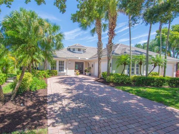 2229 Falls Circle, Vero Beach, FL 32967