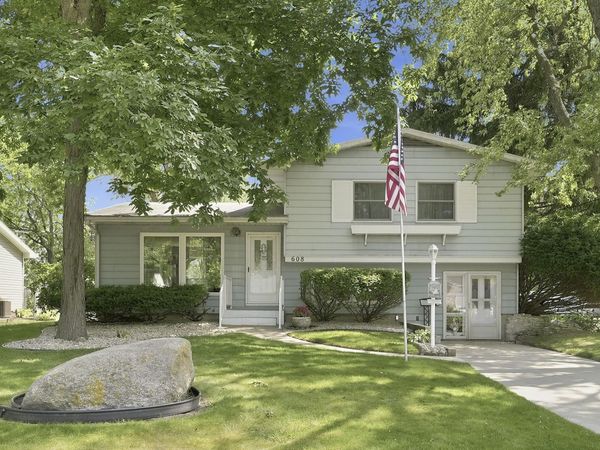 608 E Randolph Street, Angola, IN 46703