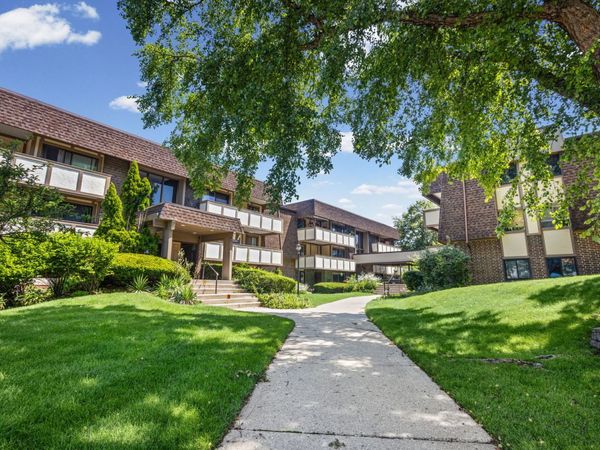 435 Cavalier Court , Unit 105C, Dundee, IL 60118