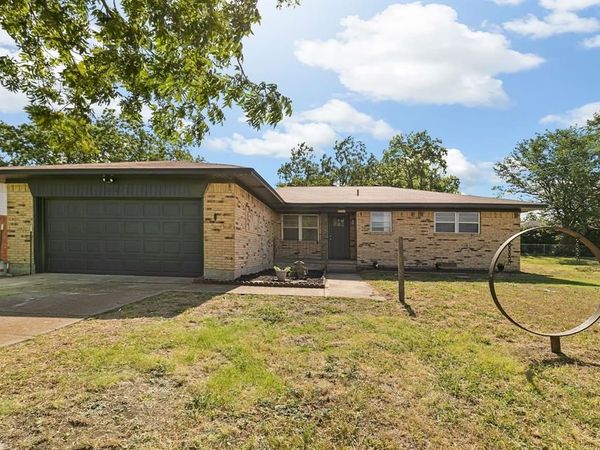 609 S Farmington Road, Howe, TX 75459