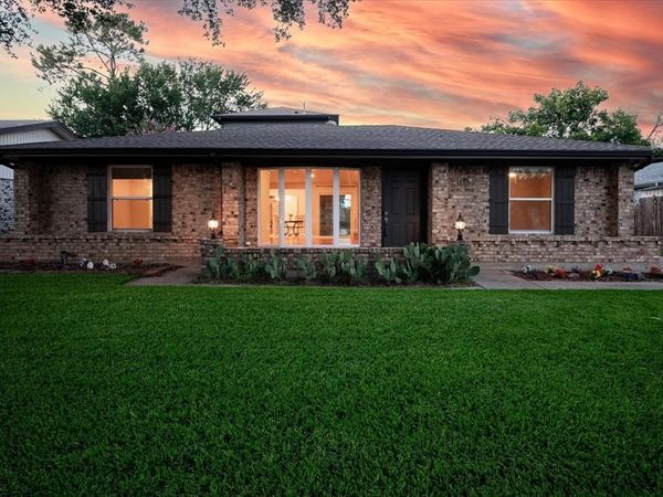2001 Pebblebrook Trail, Irving, TX 75060