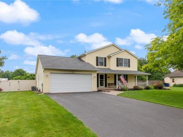 2119 Stonehedge Drive, Ontario, NY 14519