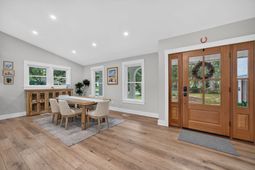 1055 Royalist Road photo 4
