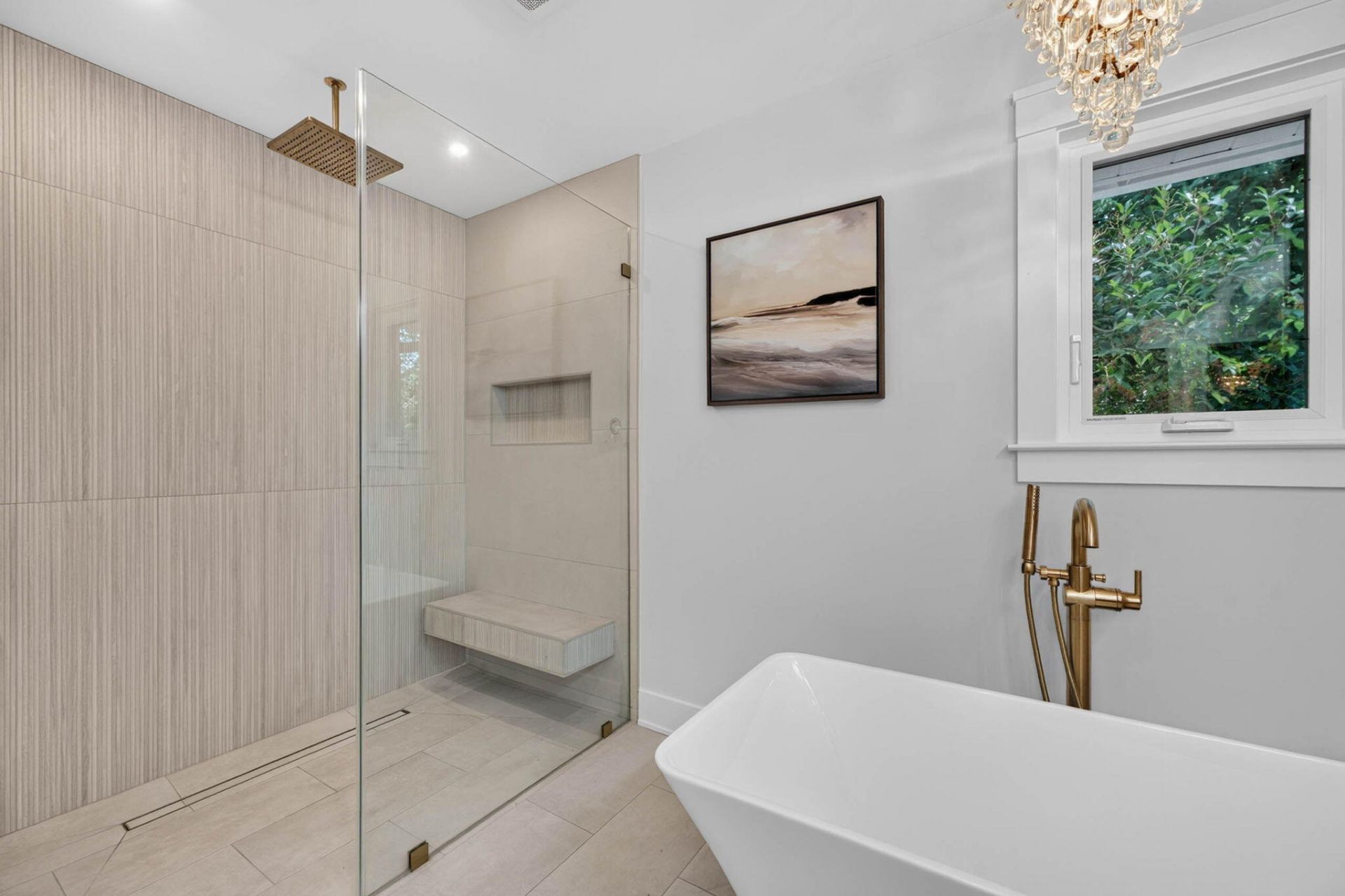 1055 Royalist Road Photo 30