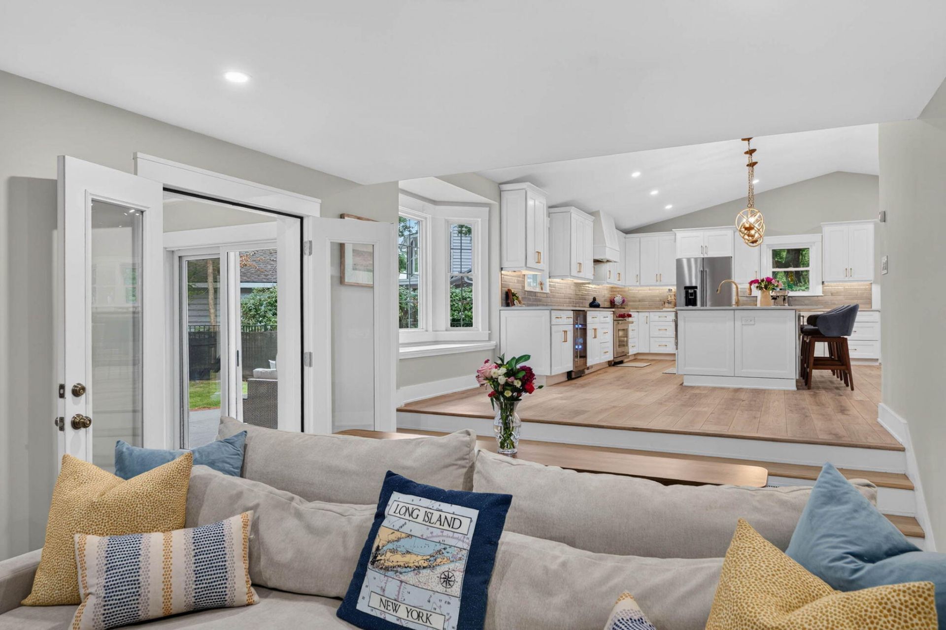 1055 Royalist Road Photo 42