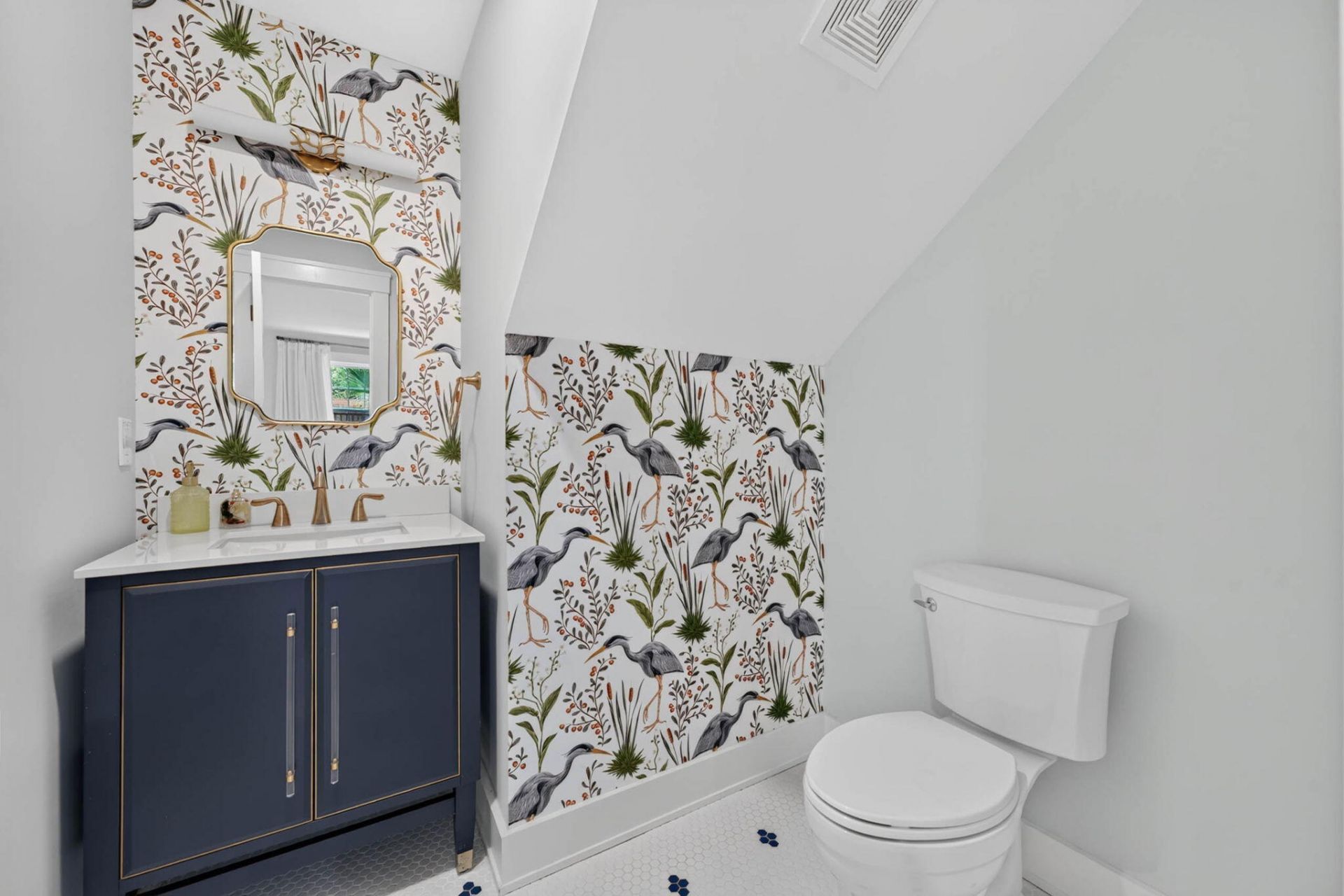 1055 Royalist Road Photo 46