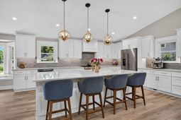 1055 Royalist Road photo 4