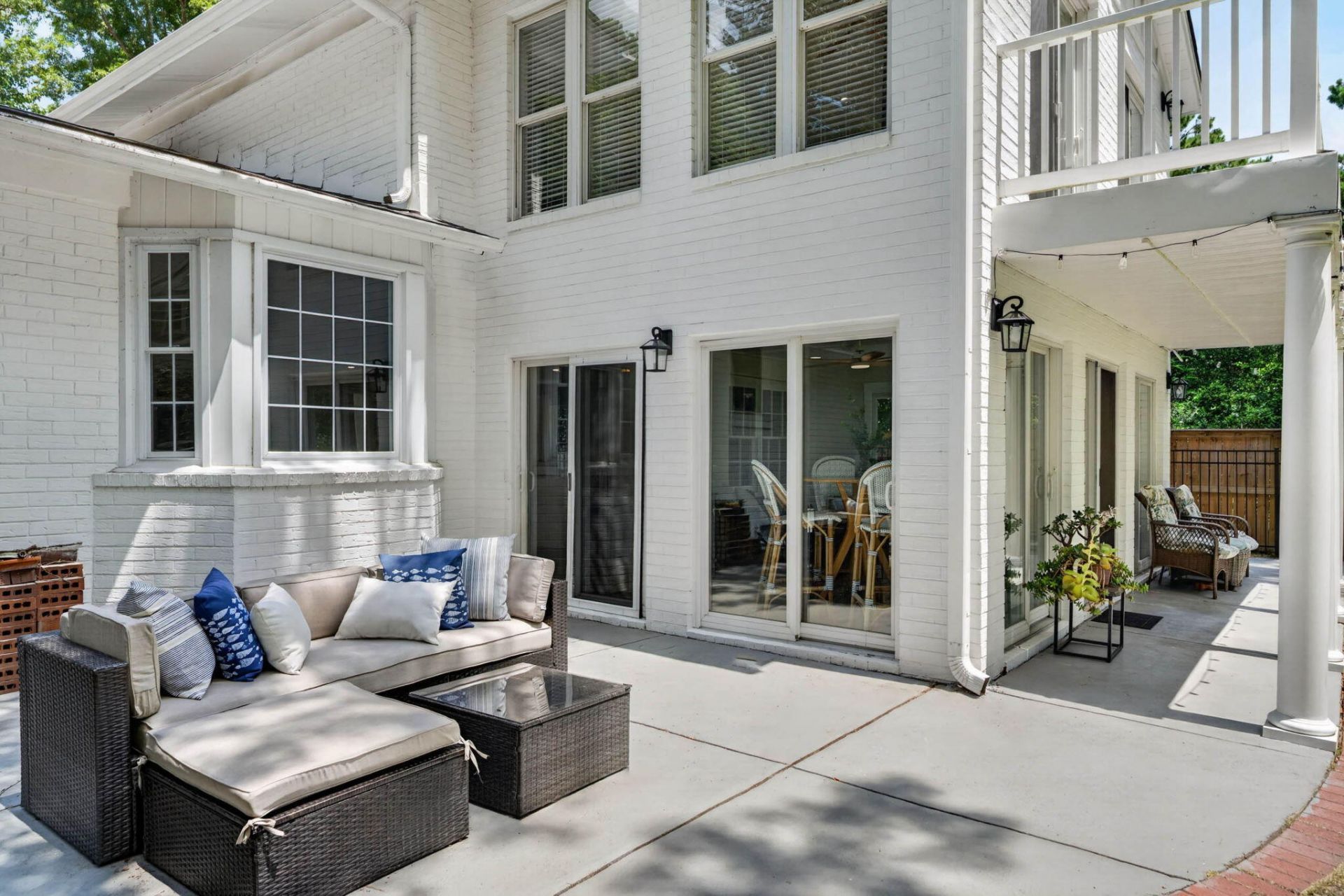 1055 Royalist Road Photo 57