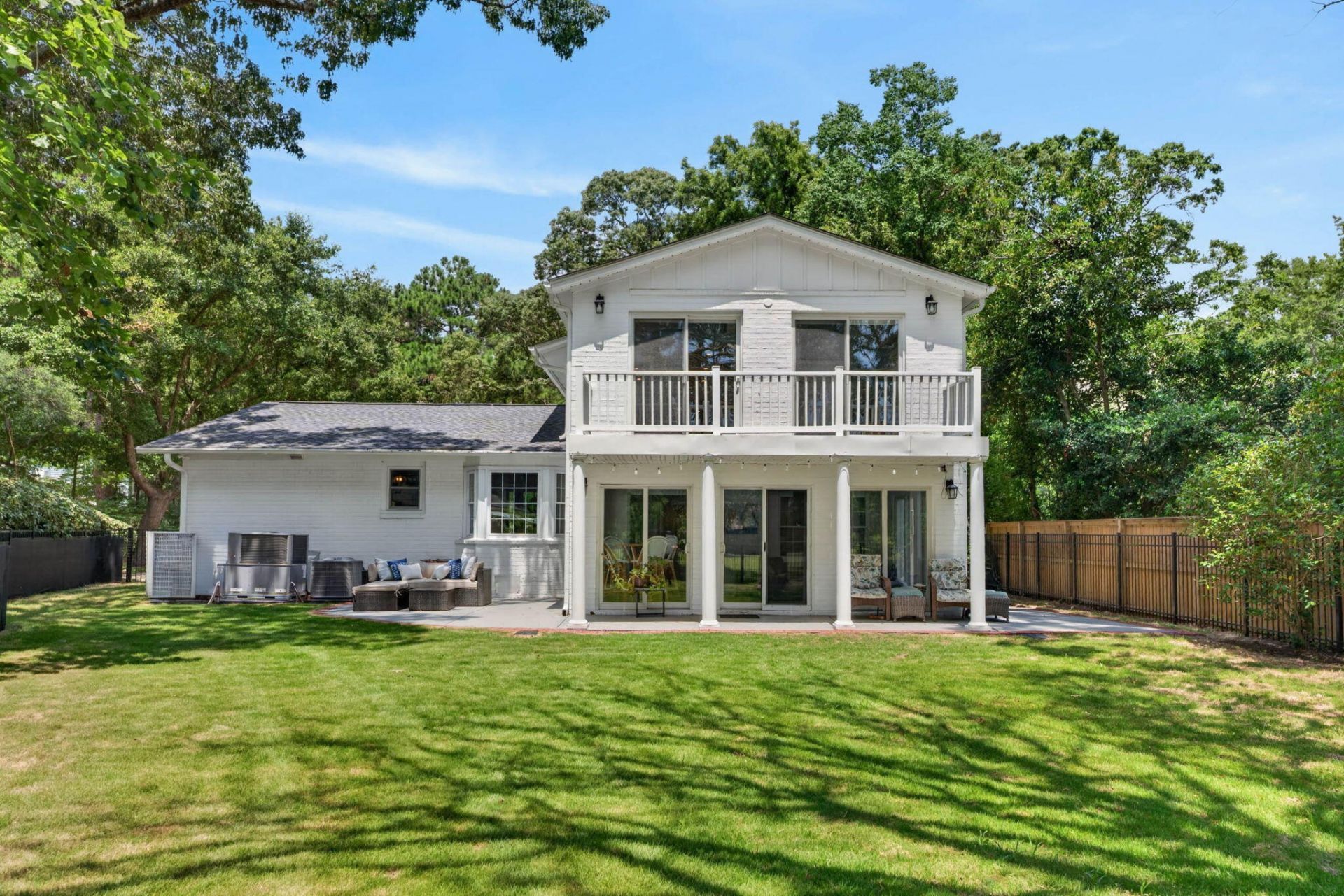 1055 Royalist Road Photo 59