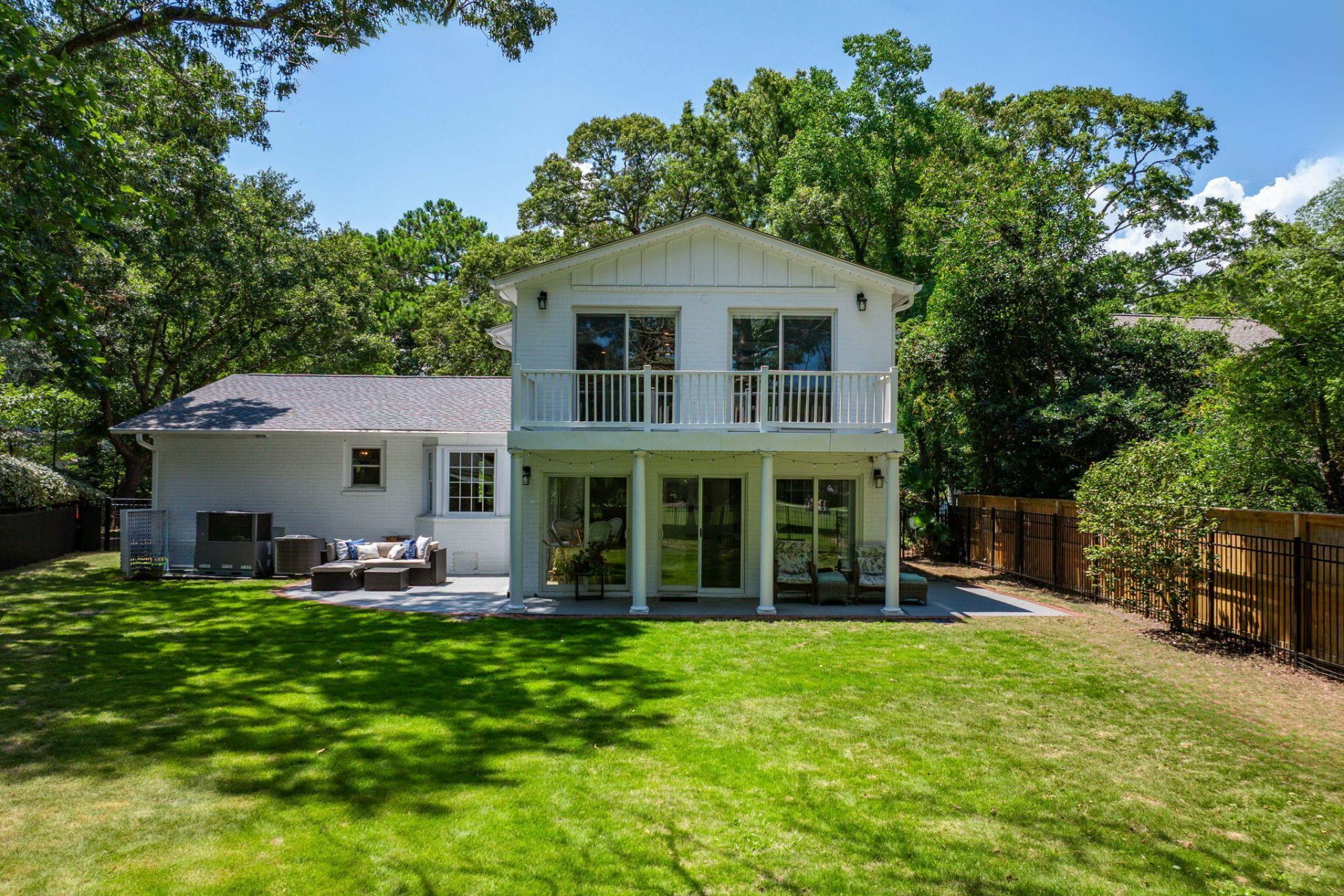 1055 Royalist Road Photo 62