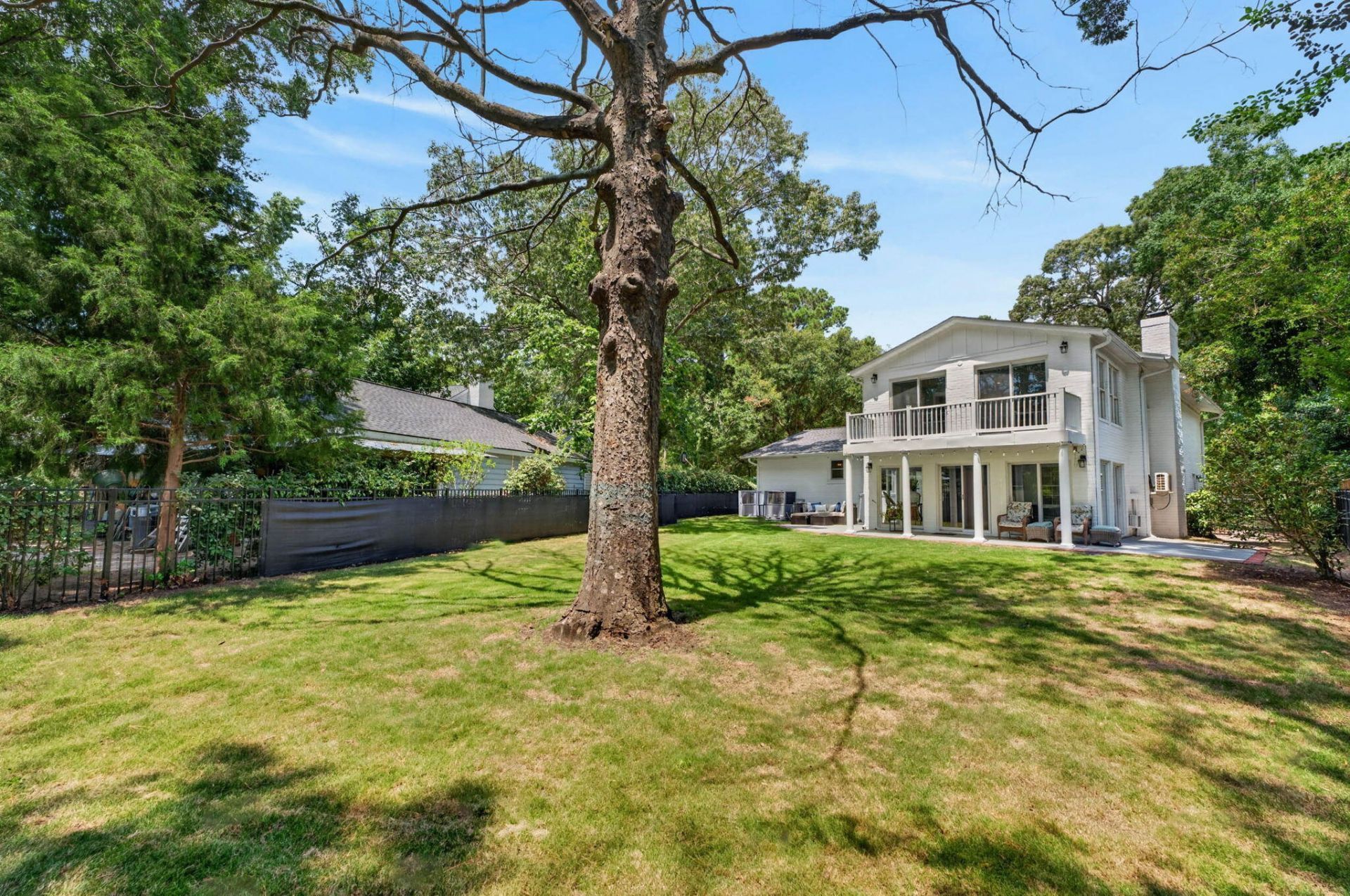 1055 Royalist Road Photo 65