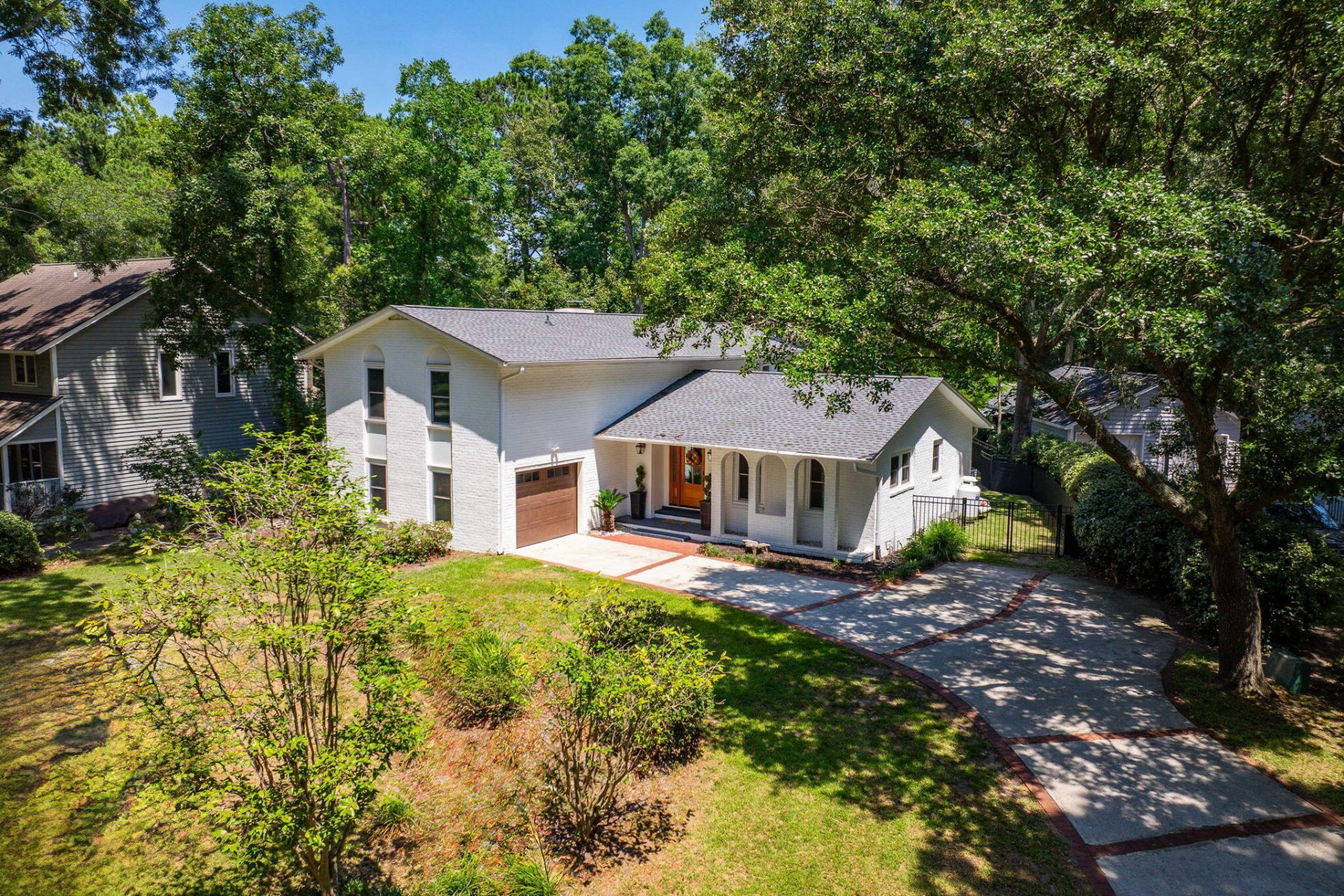 1055 Royalist Road Photo 68