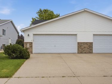 1912 50th Street S, Fargo, ND 58103