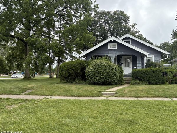 140 E 7th Street , Perrysburg, OH 43551