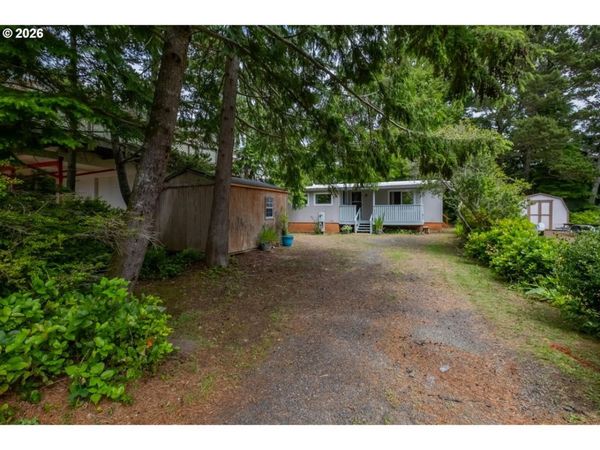 220 SE Hazelton PL, Depoe Bay, OR 97341