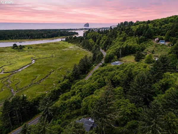 37025 Brooten Hill RD, Pacific City, OR 97135