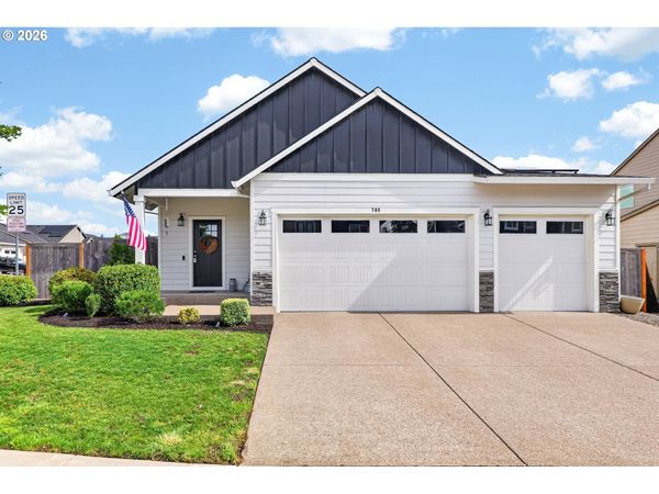 708 E TAFT ST, Carlton, OR 97111