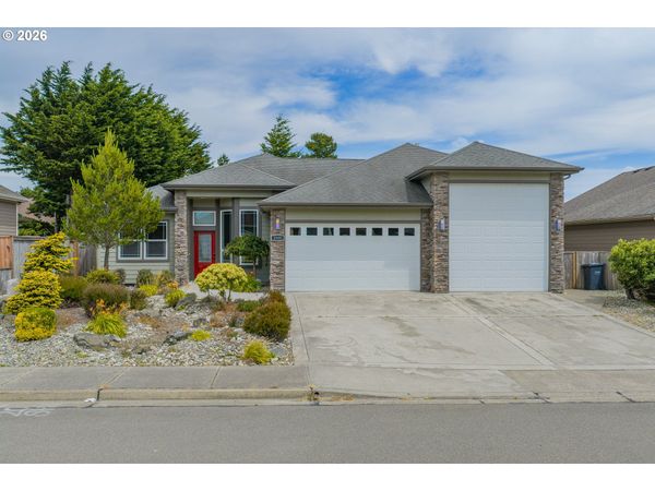 2195 GARFIELD ST, North Bend, OR 97459