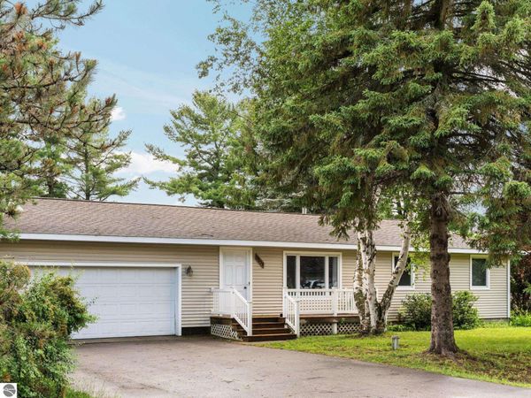 3039 Marmac Avenue, Traverse City, MI 49684