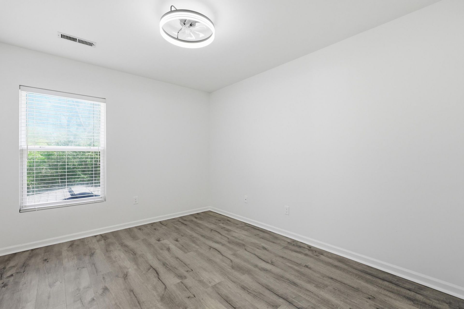 5150 Trump Street Photo 28