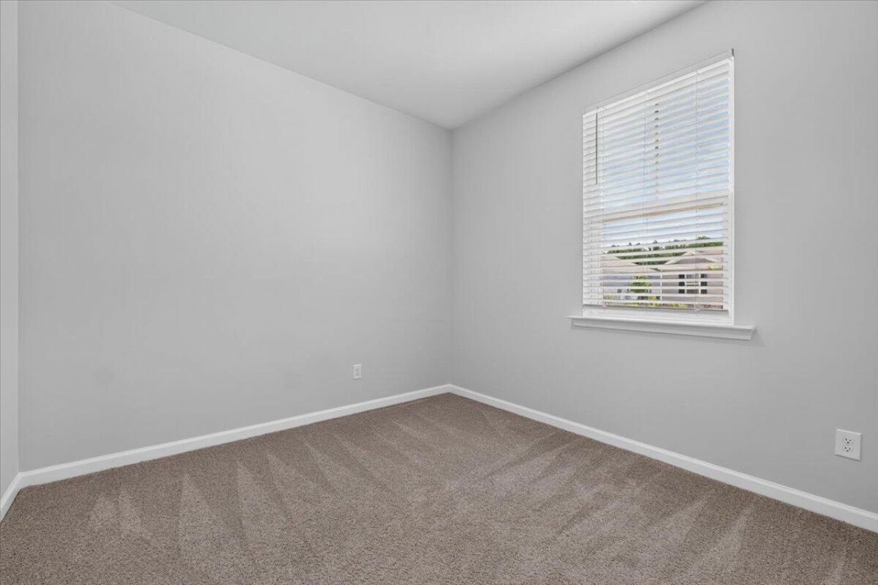 1081 Peridote Way Photo 14