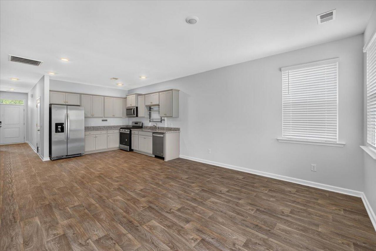 1081 Peridote Way Photo 8