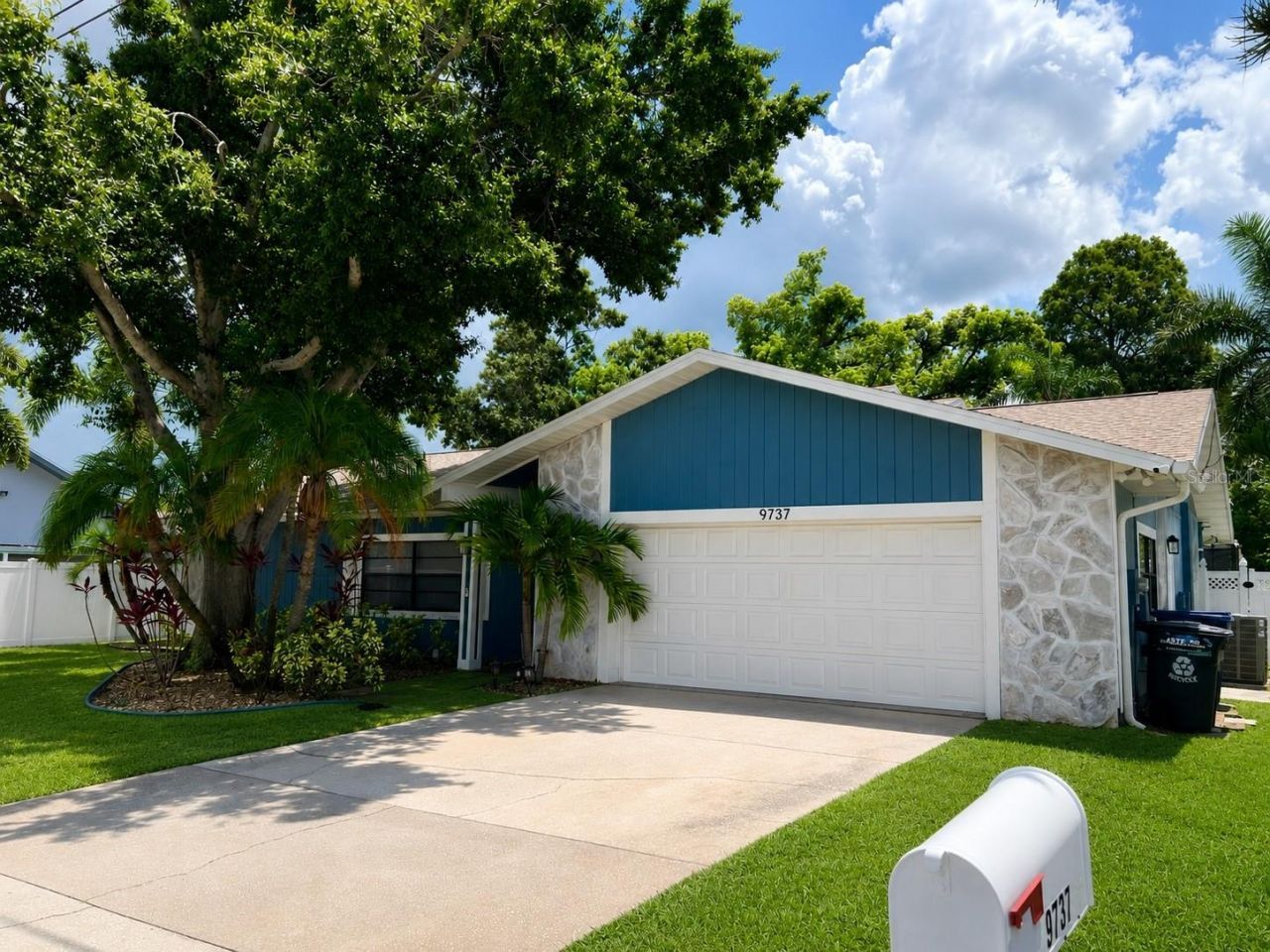 9737 135th Street, Seminole, FL 33776 Photo
