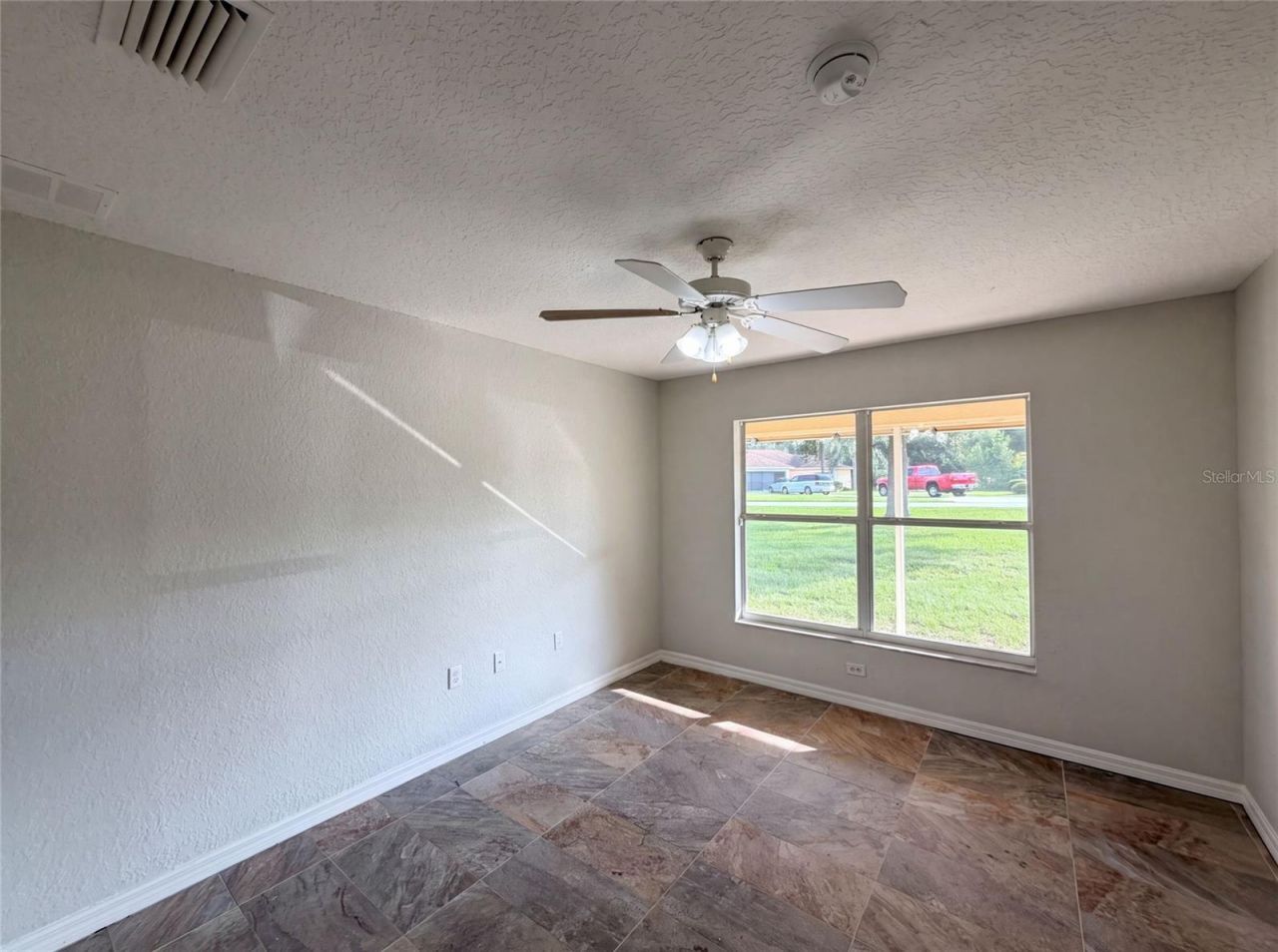 314 Dupont Circle , Howey in the Hills, FL 34737 Photo