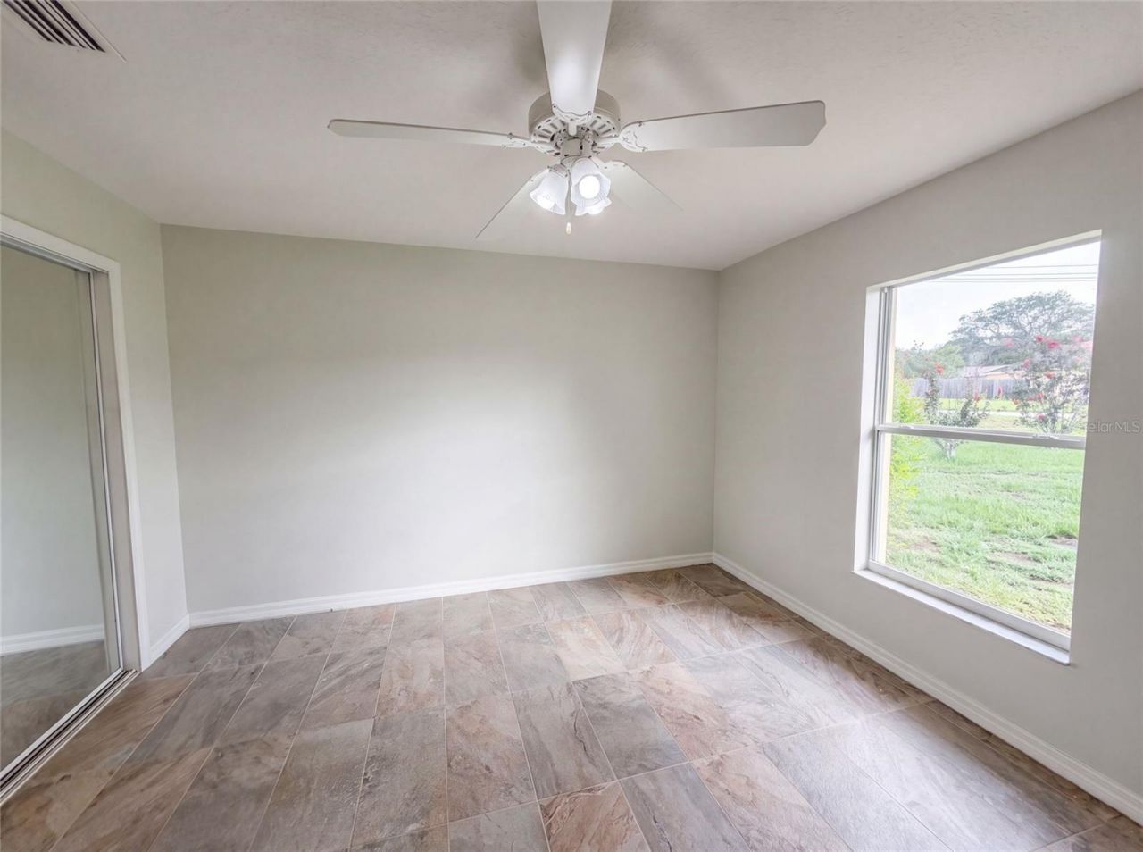 314 Dupont Circle , Howey in the Hills, FL 34737 Photo