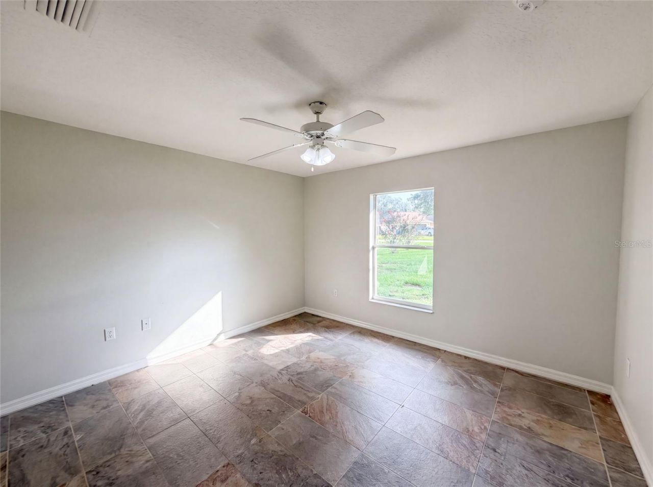 314 Dupont Circle , Howey in the Hills, FL 34737 Photo