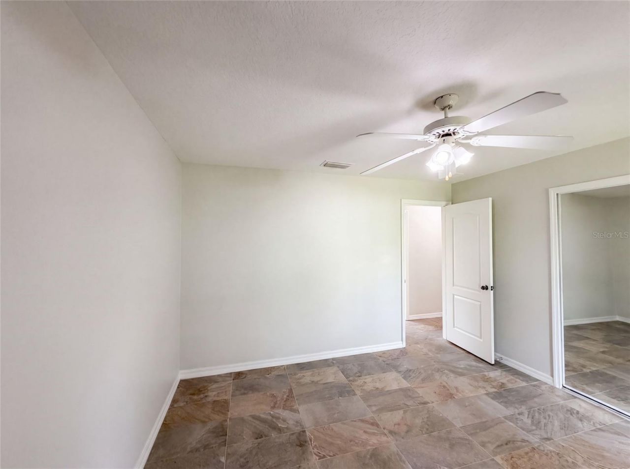 314 Dupont Circle , Howey in the Hills, FL 34737 Photo