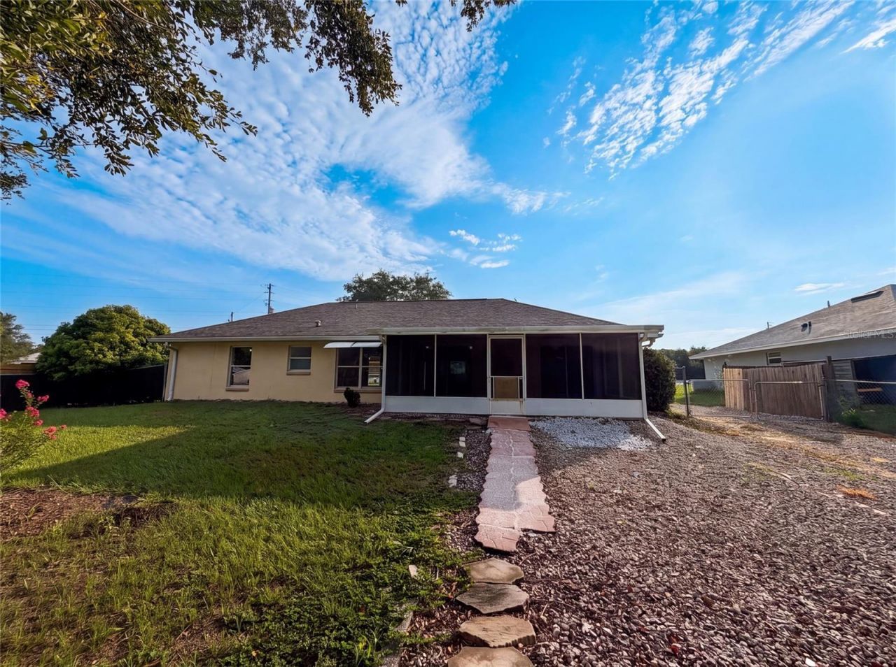 314 Dupont Circle , Howey in the Hills, FL 34737 Photo